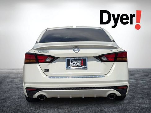 Used 2022 Nissan Altima 2.5 SL FWD image 6