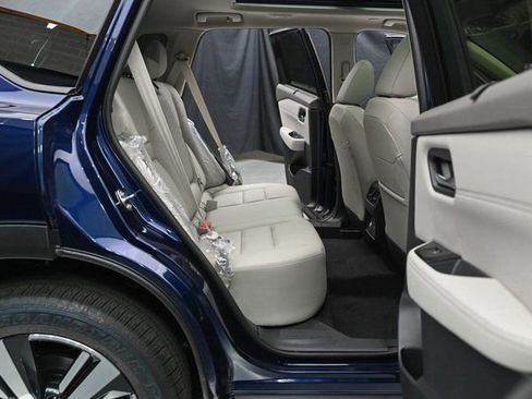 New 2025 Nissan Rogue SL w/ SL Premium Package image 18