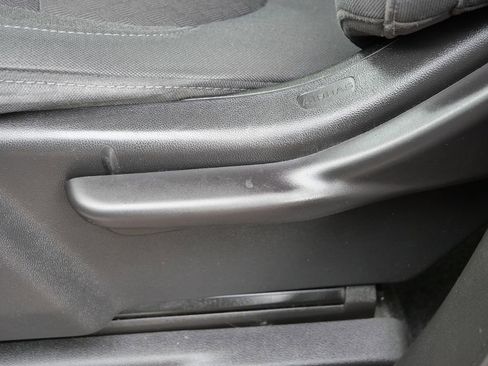 Used 2020 Chevrolet Silverado 1500 LT image 31