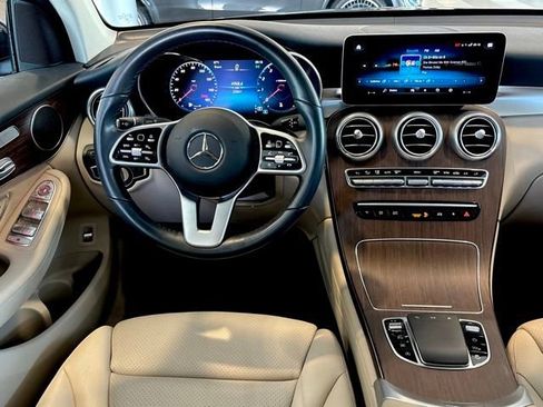 Used 2022 Mercedes-Benz GLC 300 4MATIC image 23