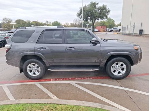 Used 2022 Toyota 4Runner SR5 Premium image 7