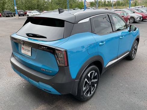 Used 2025 Nissan Kicks SR AWD/4WD image 5