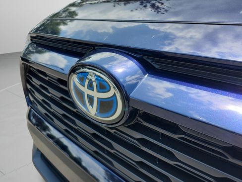 Used 2023 Toyota RAV4 XLE Premium AWD/4WD image 30