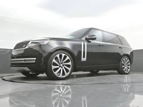 Used 2025 Land Rover Range Rover Long Wheelbase Autobiography AWD/4WD image 40