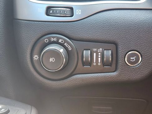 Used 2020 Jeep Cherokee Limited AWD/4WD image 24