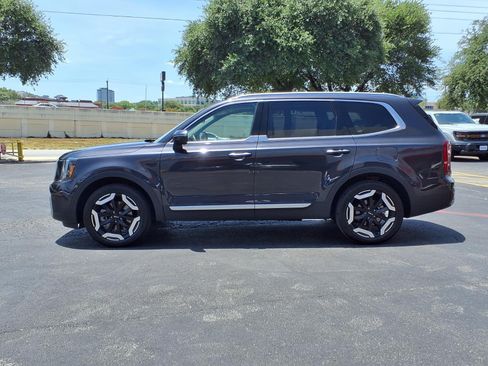 Used 2025 Kia Telluride S FWD image 8