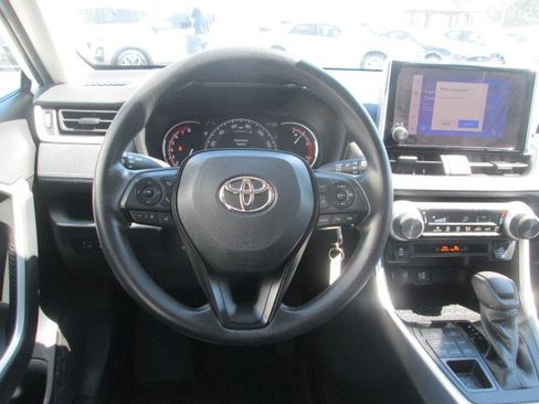 Used 2023 Toyota RAV4 LE AWD/4WD image 14