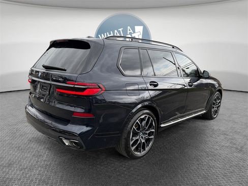 Used 2025 BMW X7 xDrive40i w/ M Sport Package image 3