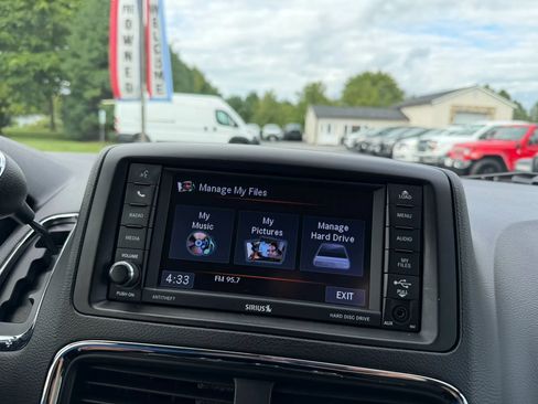 Used 2018 Dodge Grand Caravan SE w/ UConnect Hands-Free Group FWD image 25
