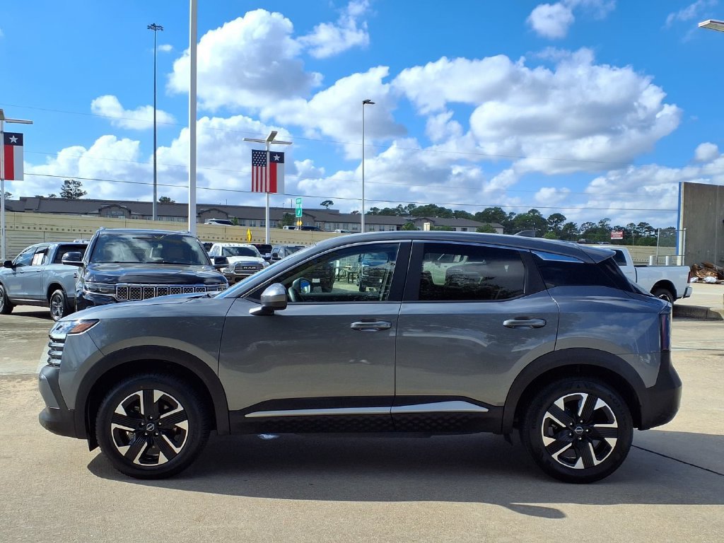 Used 2025 Nissan Kicks SV AWD/4WD image 5