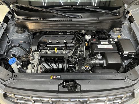 Used 2022 Hyundai Venue SEL w/ Cargo Package image 7