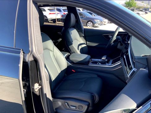 Used 2023 Audi Q8 Prestige w/ Prestige Package image 8