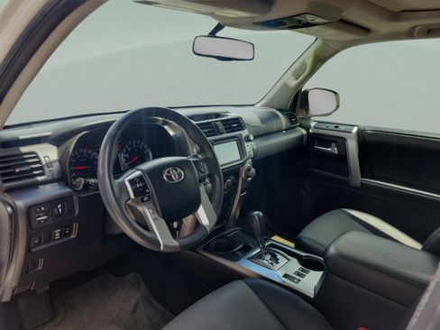 Used 2017 Toyota 4Runner SR5 Premium RWD image 16