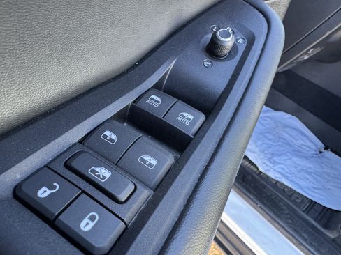 Used 2024 Jeep Grand Cherokee Trailhawk image 11