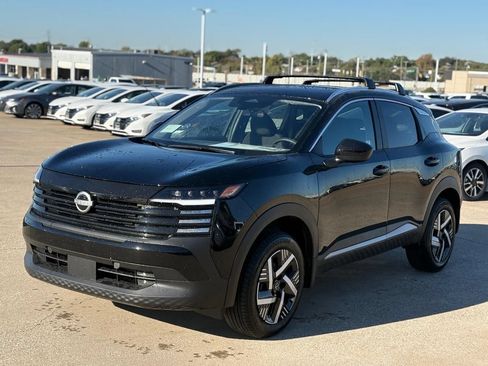 New 2026 Nissan Kicks SV w/ Cold Weather Package FWD image 5