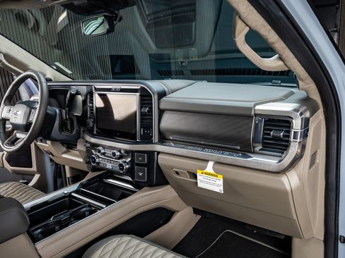 Used 2026 Ford F350 Platinum w/ Platinum Plus Package AWD/4WD image 18