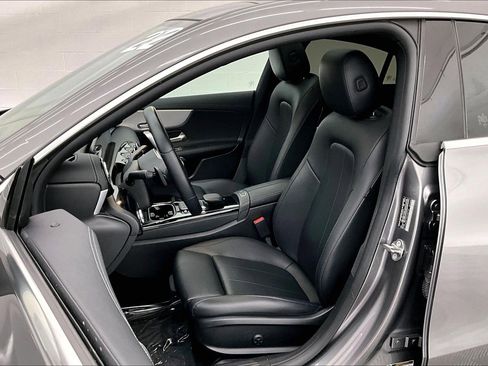 Used 2022 Mercedes-Benz CLA 250 image 16
