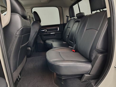 Used 2018 RAM 1500 Laramie w/ Convenience Group image 26