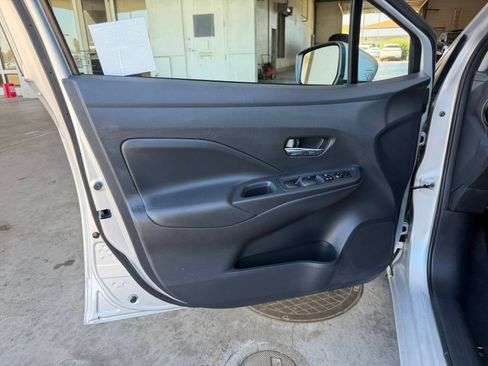 Used 2025 Nissan Versa SV FWD image 18