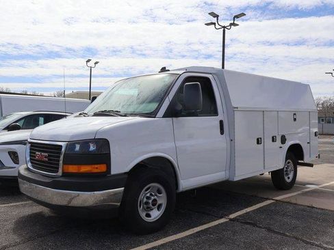 New 2025 GMC Savana 3500 w/ Power Convenience Package RWD image 3