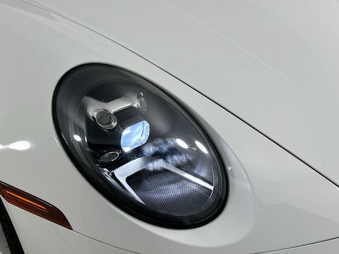 Used 2024 Porsche 911 Carrera RWD image 9
