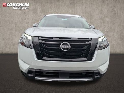 New 2025 Nissan Pathfinder SL w/ Black Appearance Package image 2