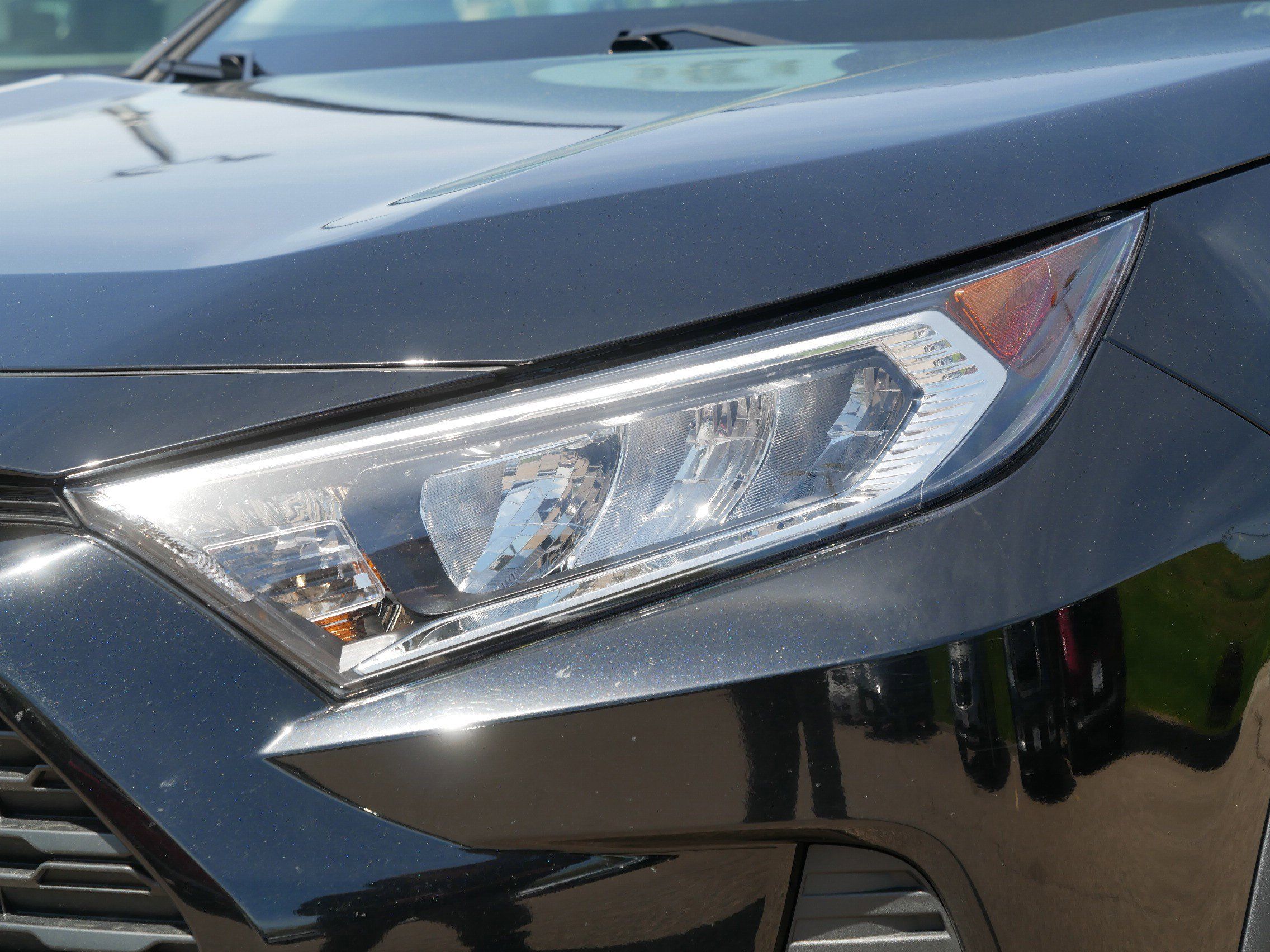 Used 2021 Toyota RAV4 XLE Premium AWD/4WD image 10