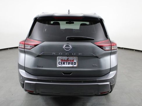 Certified 2026 Nissan Rogue SL FWD image 11
