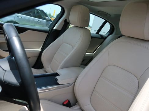 Used 2020 Jaguar XE S image 17