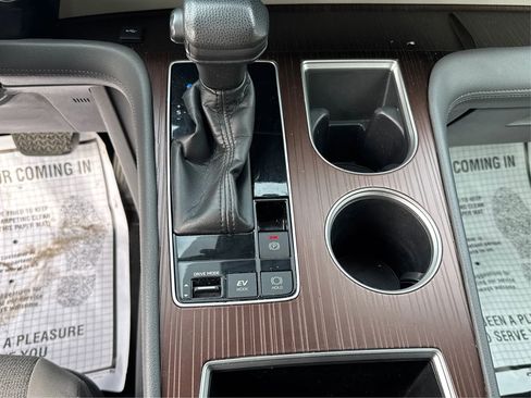 Used 2021 Toyota Sienna LE image 19