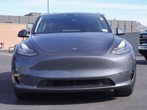 Used 2023 Tesla Model Y Long Range image 6