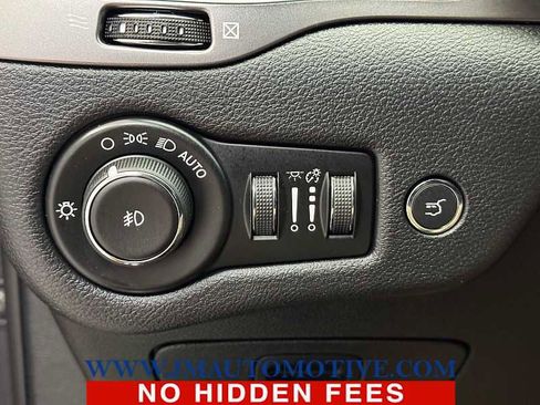 Used 2020 Jeep Cherokee Limited image 38