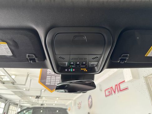 Certified 2024 Cadillac XT4 Sport AWD/4WD image 28