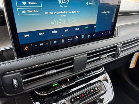 New 2026 Lincoln Corsair Premiere image 21