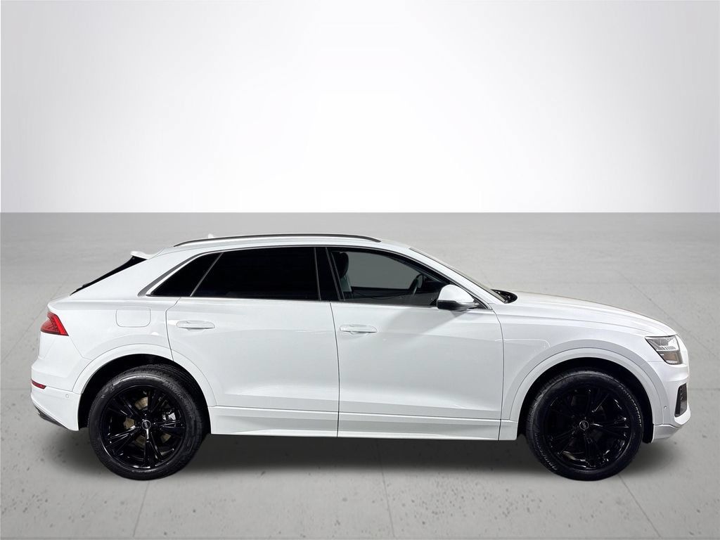 Used 2023 Audi Q8 Premium w/ Convenience Package AWD/4WD image 5
