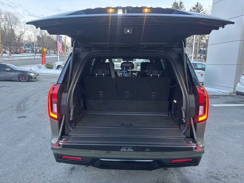 Used 2025 Ford Expedition Tremor image 9