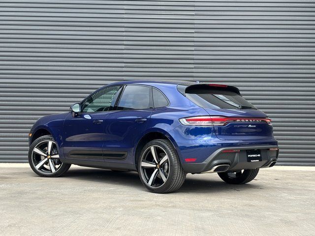 Certified 2026 Porsche Macan AWD/4WD image 3