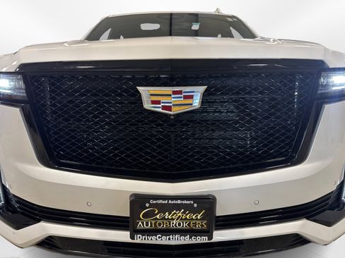Used 2024 Cadillac Escalade Sport image 10
