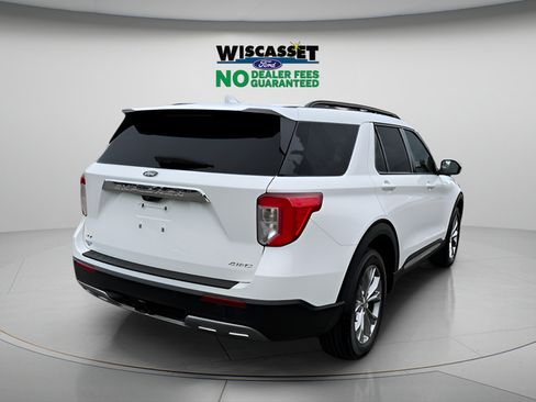 Used 2023 Ford Explorer XLT w/ Equipment Group 202A AWD/4WD image 31