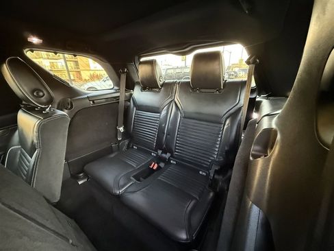 Used 2018 Land Rover Discovery HSE image 22