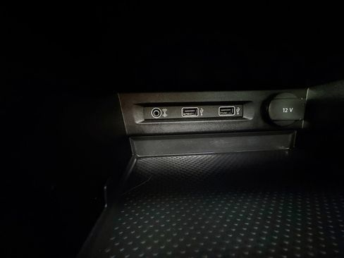 Used 2018 Volkswagen Tiguan SEL Premium AWD/4WD image 39