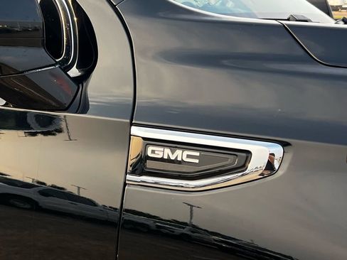Used 2023 GMC Yukon SLT image 12