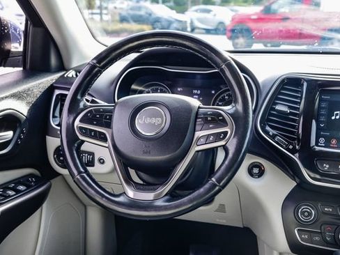 Used 2019 Jeep Cherokee Limited w/ Technology Group image 16