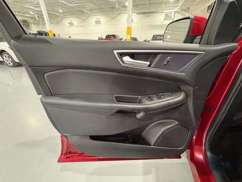 Used 2020 Ford Edge SEL w/ Cold Weather Package image 33