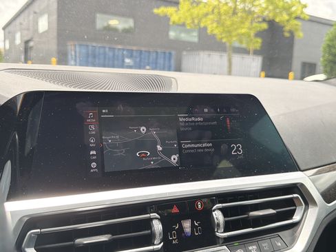 Used 2021 BMW 330i Sedan w/ Convenience Package RWD image 19