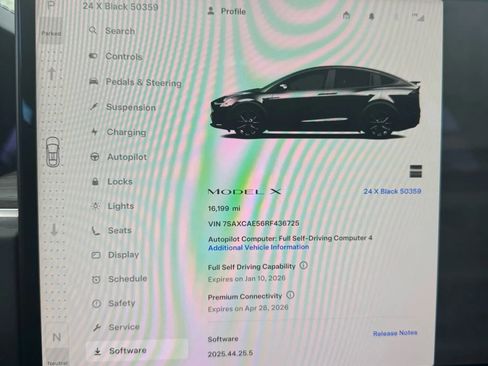 Used 2024 Tesla Model X image 32