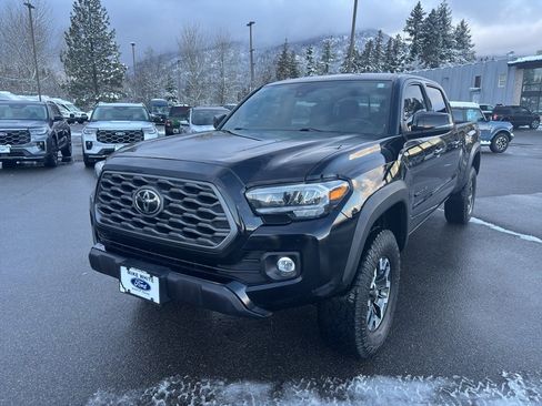 Used 2023 Toyota Tacoma TRD Off-Road image 3