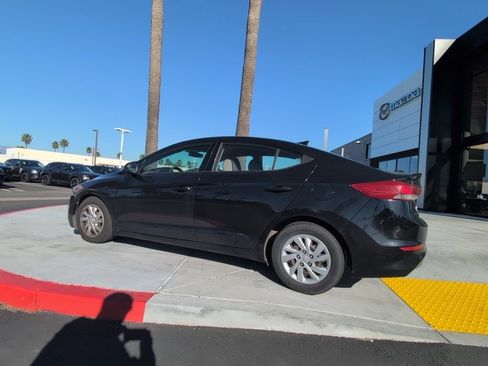 Used 2017 Hyundai Elantra SE FWD image 11