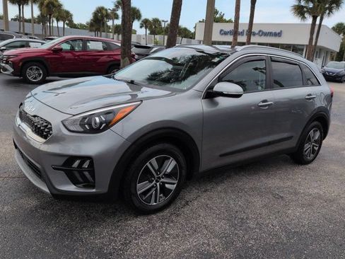 Used 2022 Kia Niro EX Premium FWD image 7