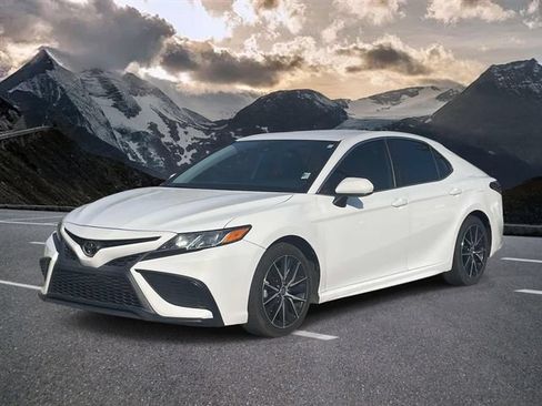 Used 2021 Toyota Camry SE FWD image 1